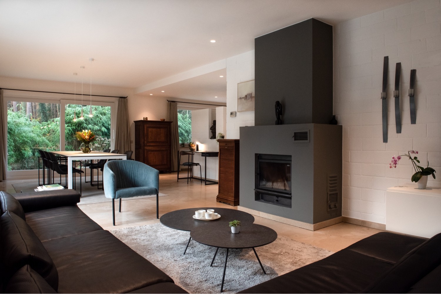 Interieur <span class='gold'>x</span> Moderne woning | Woonkamer met bureau Interieur <span class='gold'>x</span> Moderne woning | Woonkamer met bureau